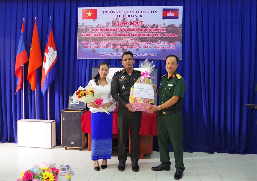 Kỷ niệm 67 năm quốc khánh Campuchia 2024: Chúc mừng Quốc khánh Campuchia lần thứ 67! Hình ảnh lễ kỷ niệm này tại Phnom Penh sẽ đem đến cho bạn cảm giác tưng bừng và niềm tự hào về quốc gia xóm bạn.