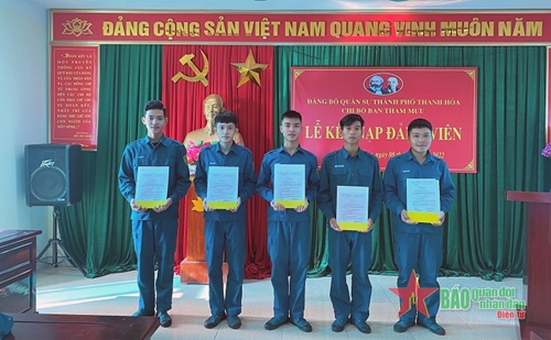 Thành phố Thanh Hóa phát triển đảng viên trong dân quân thường trực