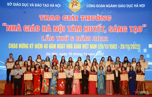 Gặp mặt 150 nhà giáo Hà Nội tiêu biểu