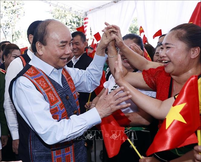 Chủ tịch nước Nguyễn Xuân Phúc dự Ngày hội Đại đoàn kết toàn dân tộc tại Phong Thổ, Lai Châu
