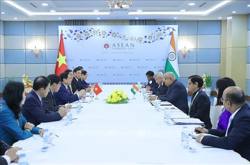 Hội nghị Cấp cao ASEAN: Thủ tướng Phạm Minh Chính gặp Phó tổng thống Ấn Độ Jagdeep Dhankhar