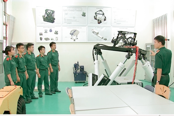 Tập trung xây dựng, phát triển các nhóm nghiên cứu mạnh