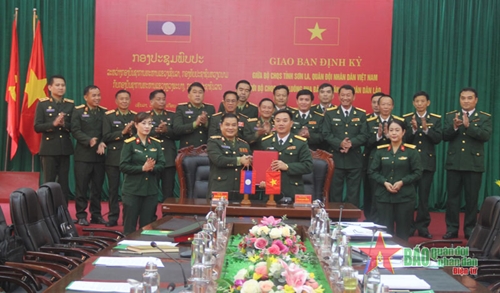Bộ CHQS tỉnh Sơn La (Việt Nam) và Bộ CHQS tỉnh Luông Phra Băng (Lào) tổ chức giao ban định kỳ