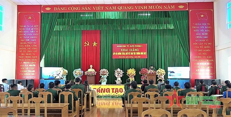 Hơn 40 cán bộ, nhân viên được bồi dưỡng tiếng nói, chữ viết dân tộc Mông