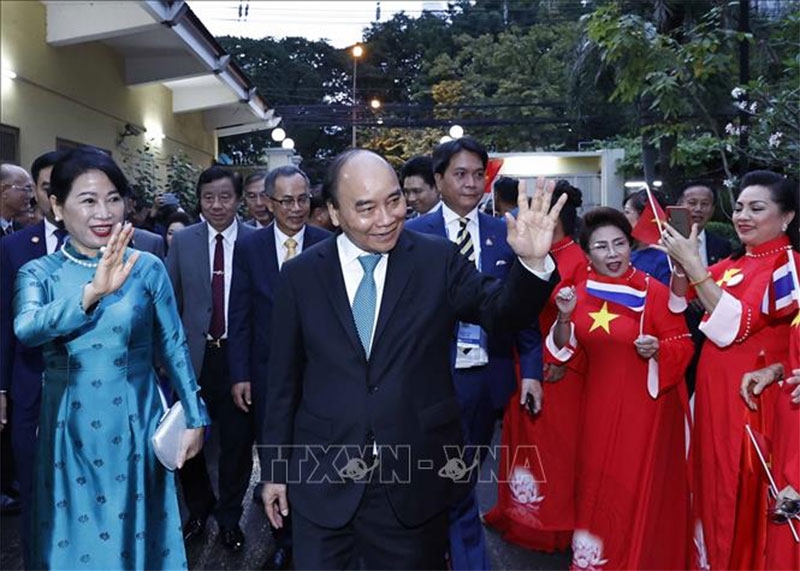 Chủ tịch nước Nguyễn Xu&acirc;n Ph&uacute;c gặp gỡ doanh nghiệp ti&ecirc;u biểu Việt Nam - Th&aacute;i Lan