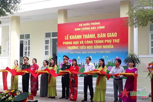Binh chủng Đặc công bàn giao phòng học và công trình phụ trợ tặng trường tiểu học ở Ninh Thuận