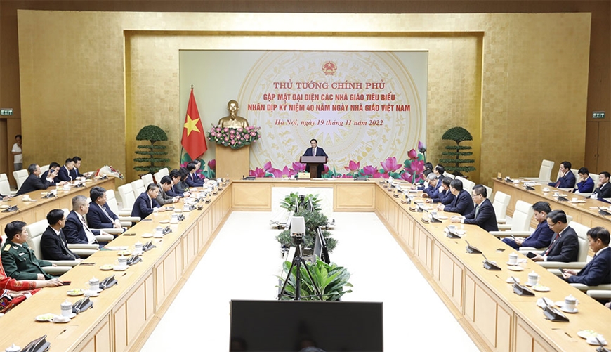 Thủ tướng Chính phủ Phạm Minh Chính gặp mặt các nhà giáo tiêu biểu nhân dịp 20-11