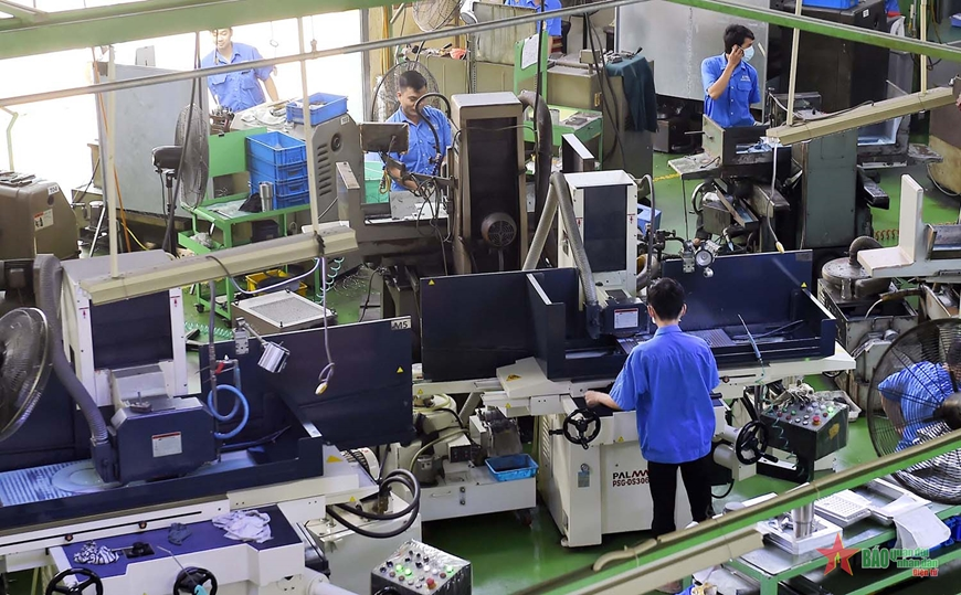 Bài 2: Những quyết sách kịp thời