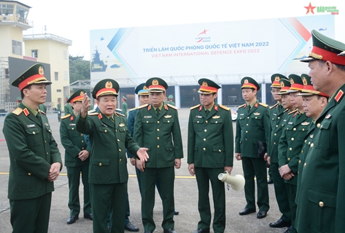 Kiểm tra hợp luyện phục vụ Triển lãm Quốc phòng quốc tế Việt Nam 2022