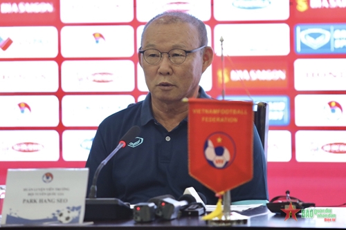 HLV Park Hang-seo: “Muốn dự World Cup, bóng đá Việt Nam cần hệ thống tốt”