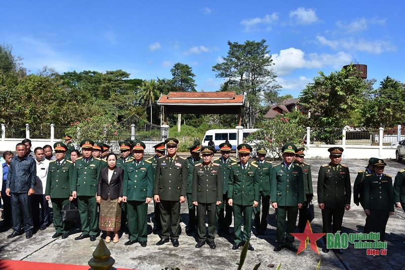 Đoàn sĩ quan trẻ Việt Nam kết thúc tốt đẹp chương trình giao lưu tại Lào