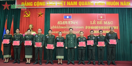 Bế mạc tập huấn nghiệp vụ cho cán bộ tòa án quân sự Lào