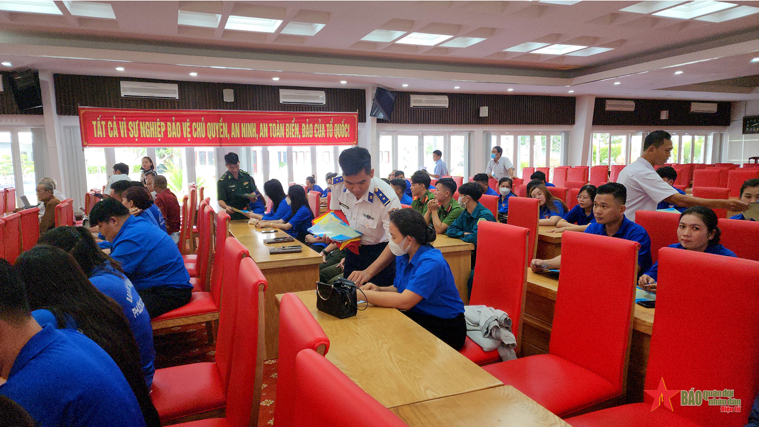 Vùng Cảnh sát biển 4 phổ biến pháp luật về biển đảo