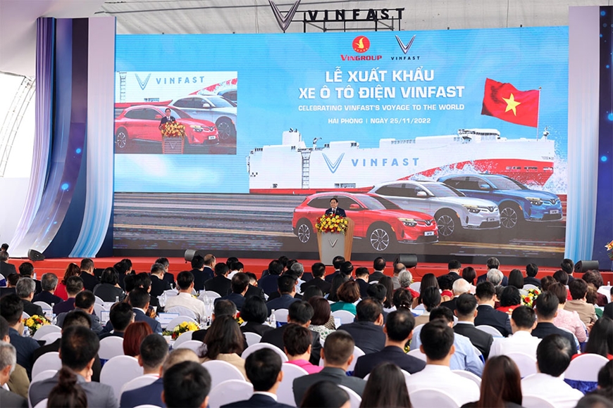 Thủ tướng Chính phủ Phạm Minh Chính dự Lễ xuất khẩu lô xe ô tô điện đầu tiên của VinFast