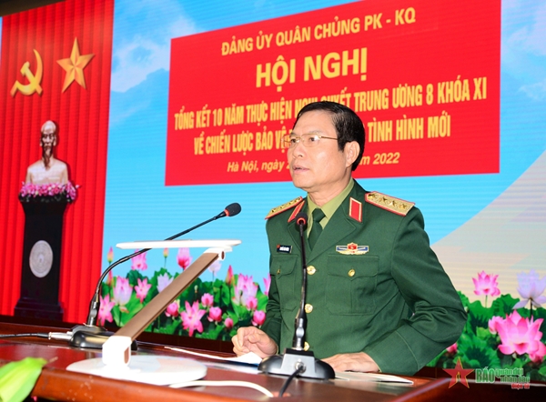 Thượng tướng Nguyễn Tân Cương chỉ đạo Hội nghị tổng kết Nghị quyết Trung ương 8 khóa XI của Quân chủng Phòng không - Không quân