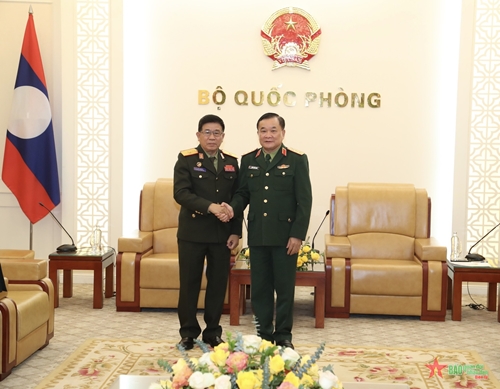 Thượng tướng Hoàng Xuân Chiến tiếp đoàn Cục Đối ngoại và chuyên viên Bộ Quốc phòng Lào