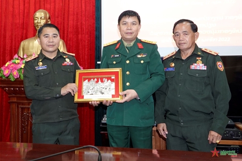 Thanh niên Quân đội Việt Nam - Lào trao đổi nghiệp vụ công tác thanh niên