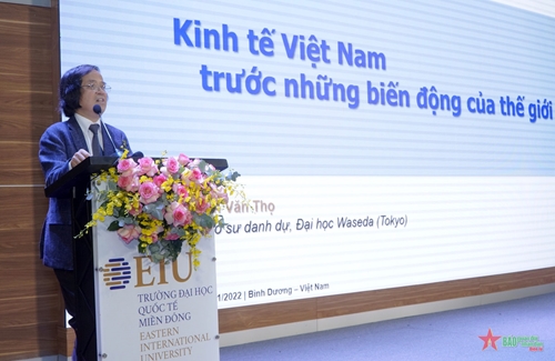 Giáo sư Trần Văn Thọ thuyết trình tại Trường Đại học Quốc tế Miền Đông