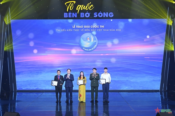Trao giải Cuộc thi tìm hiểu kiến thức về biển đảo Việt Nam năm 2022 với chủ đề Tổ quốc bên bờ sóng