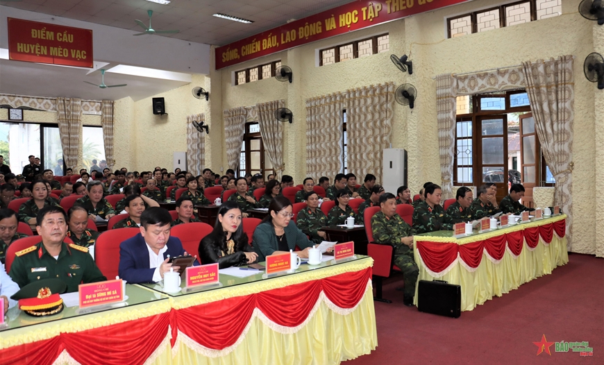 Đoàn công tác Học viện Quốc phòng thăm, làm việc tại Mèo Vạc (Hà Giang)