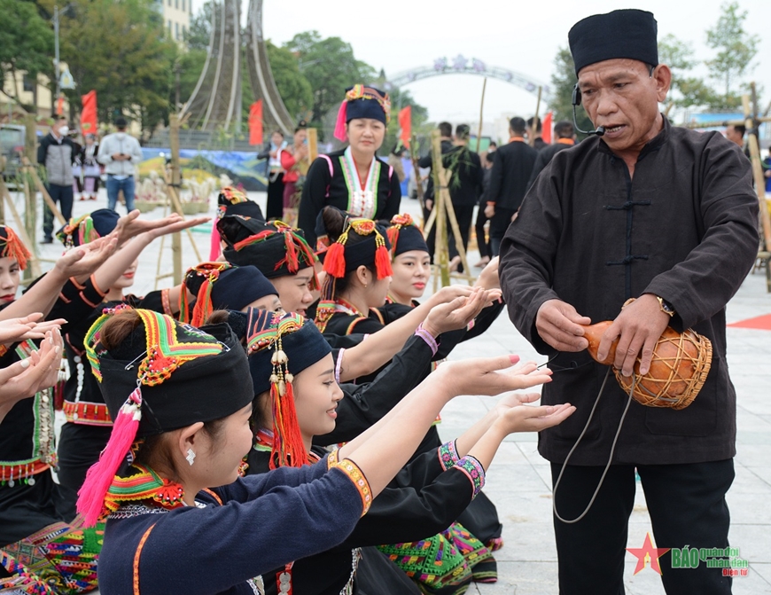 Sắc màu văn hóa Tây Bắc