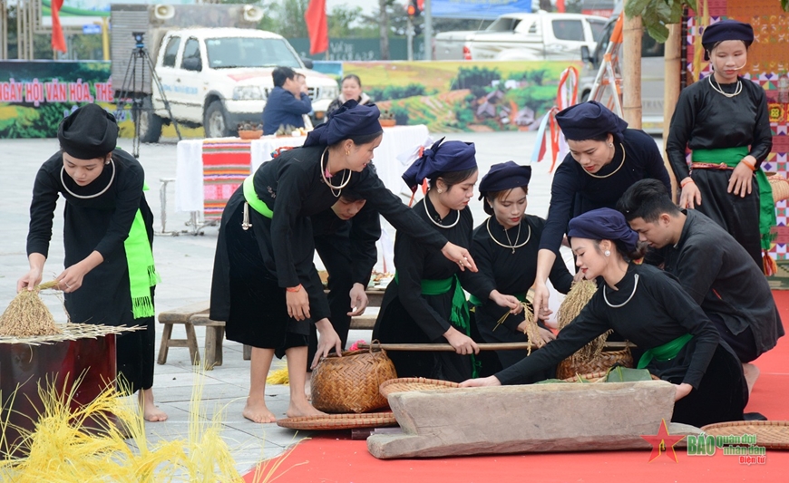 Sắc màu văn hóa Tây Bắc