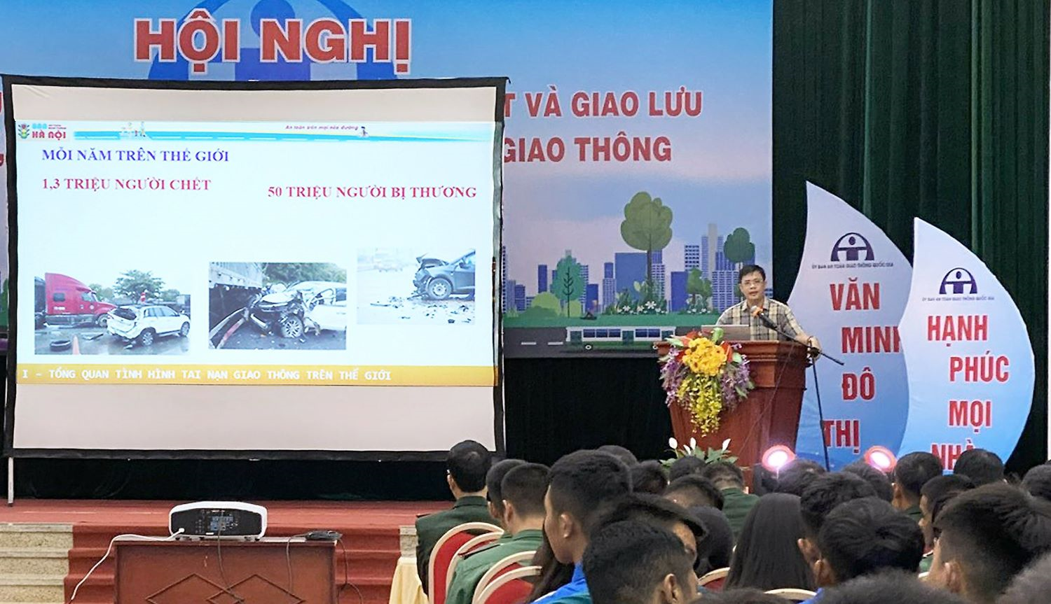 Chung tay bảo đảm an toàn giao thông Thủ đô