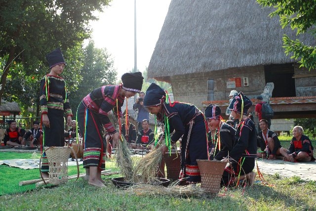 Nhiều hoạt động văn hóa, ẩm thực chào Xuân 2023