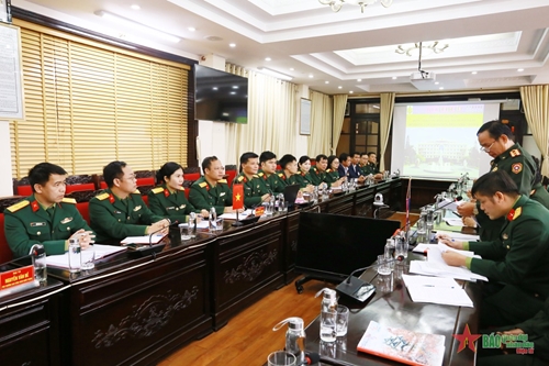 Đoàn cán bộ Công đoàn Quân đội nhân dân Lào thăm Học viện Hậu cần