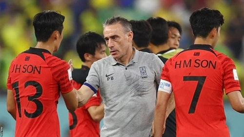 Huấn luyện viên Paulo Bento từ chức sau khi Hàn Quốc dừng bước tại World Cup 2022