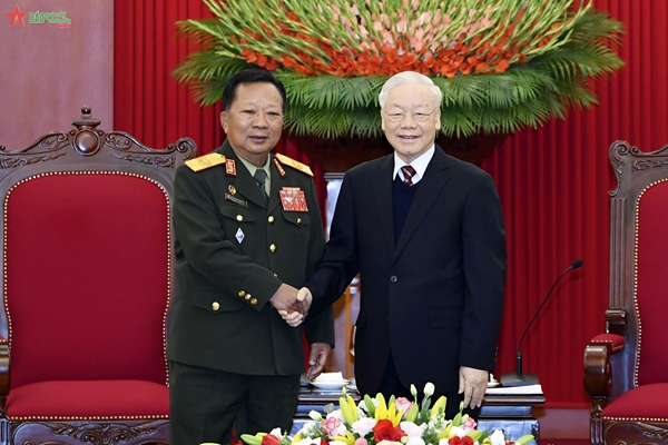 Tổng Bí thư Nguyễn Phú Trọng tiếp Phó thủ tướng, Bộ trưởng Bộ Quốc phòng Lào