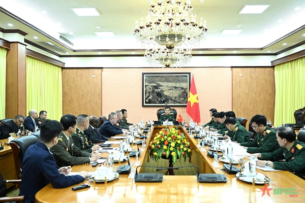 Đại tướng Phan Văn Giang tiếp Trưởng đoàn quân đội các nước tham dự Triển lãm Quốc phòng quốc tế Việt Nam 2022