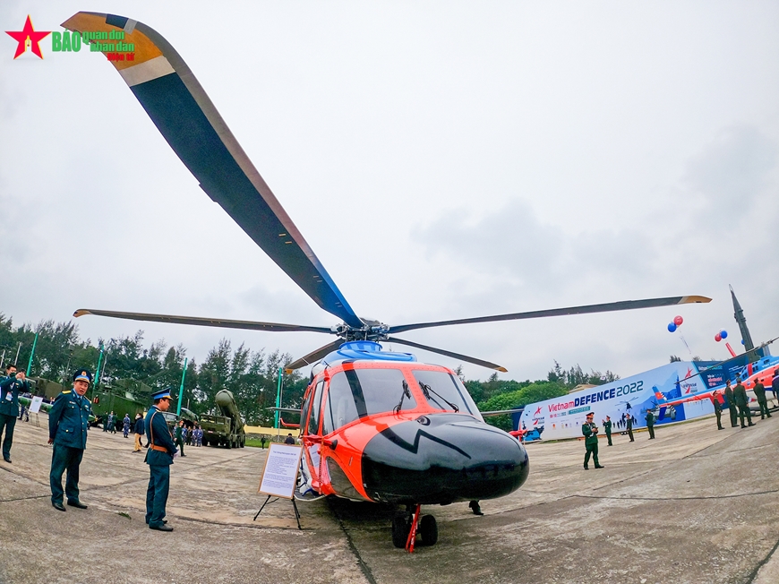 Những hình ảnh độc đáo tại không gian trưng bày ngoài trời của Triển lãm Quốc phòng quốc tế Việt Nam 2022