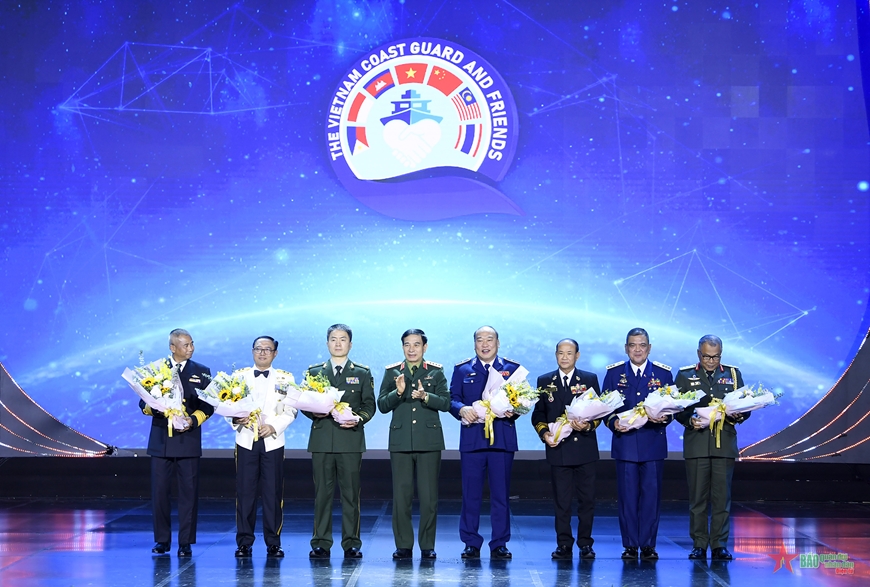 Đêm giao lưu “Cảnh sát biển Việt Nam và những người bạn”