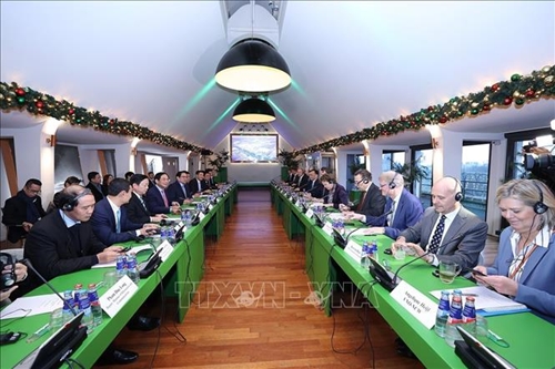 Thủ tướng Phạm Minh Chính đối thoại với các doanh nghiệp hàng đầu Hà Lan