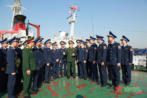 Bộ Quốc phòng kiểm tra kết quả xây dựng đơn vị vững mạnh toàn diện “Mẫu mực, tiêu biểu” năm 2022 đối với Bộ tư lệnh Vùng Cảnh sát biển 1