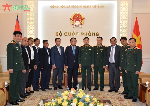 Đại tướng Phan Văn Giang tiếp Quốc vụ khanh Bộ Nội vụ Campuchia