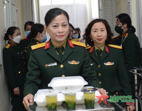 Phụ nữ Cơ quan Tổng cục Chính trị Quân đội nhân dân Việt Nam tổ chức “Bữa cơm nghĩa tình”