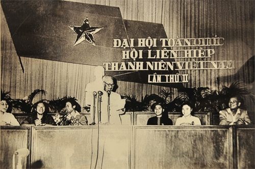 Sáng 20-12-1961: Chủ tịch Hồ Chí Minh đến thăm và nói chuyện tại Đại hội toàn quốc lần thứ II Hội Liên hiệp Thanh niên Việt Nam