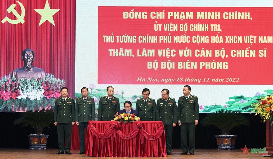 Thủ tướng Phạm Minh Chính thăm, làm việc tại Bộ tư lệnh Bộ đội Biên phòng