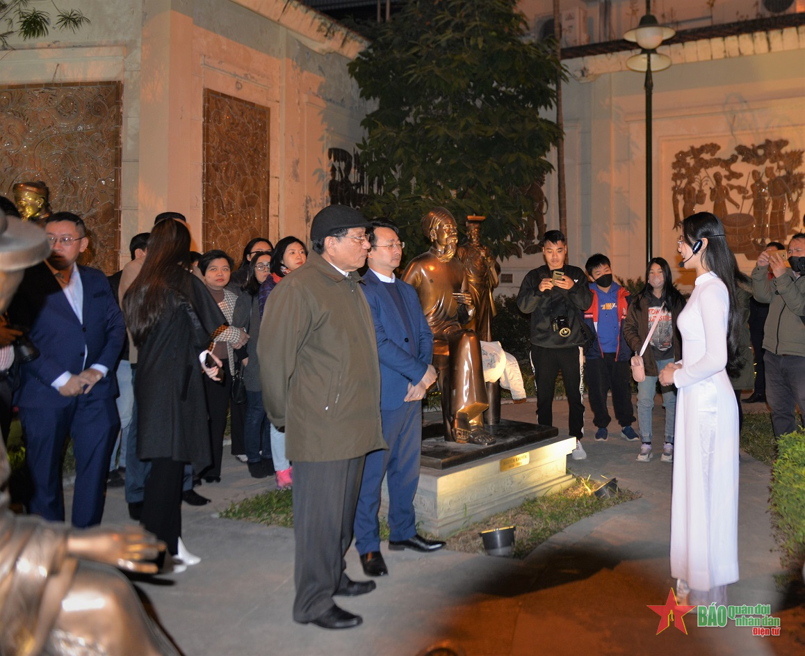 Độc đáo Tour du lịch văn học “chữ Tâm chữ Tài”