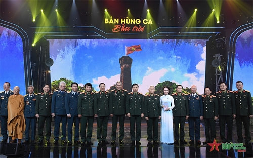 Đại tướng Phan Văn Giang dự Chương trình nghệ thuật “Bản hùng ca bầu trời”