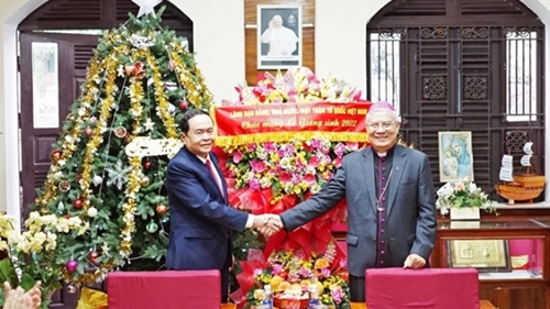 Phó chủ tịch Thường trực Quốc hội Trần Thanh Mẫn chúc mừng Giáng sinh tại Đà Nẵng