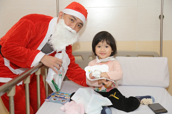 Noel ấm áp với các bệnh nhi