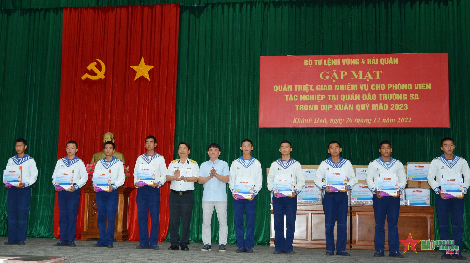 Vùng 4 Hải quân giao nhiệm vụ đoàn phóng viên ra Trường Sa