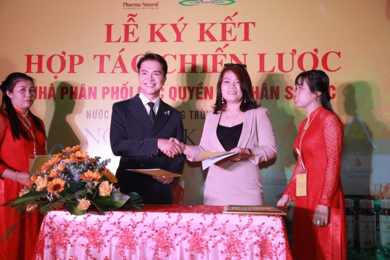 Doanh nhân Võ Thị Điều bắt tay hợp tác phân phối thực phẩm chăm sóc sức khỏe Noni Dekatox 