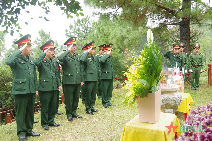 Tổng cục Chính trị Quân đội nhân dân Việt Nam dâng hương, tưởng niệm Đại tướng Võ Nguyên Giáp