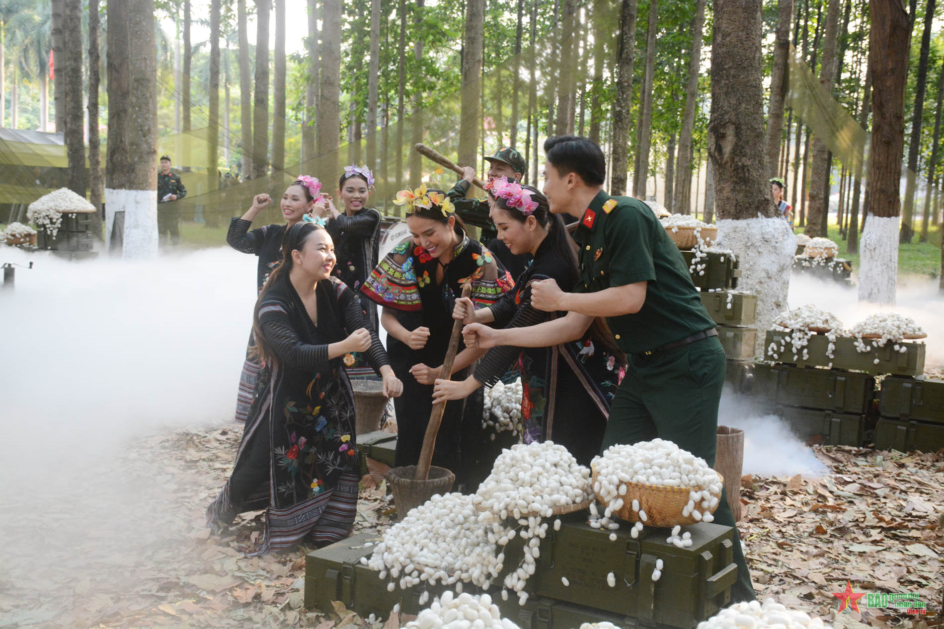 Chương trình thời trang nghệ thuật “Lính và lụa”