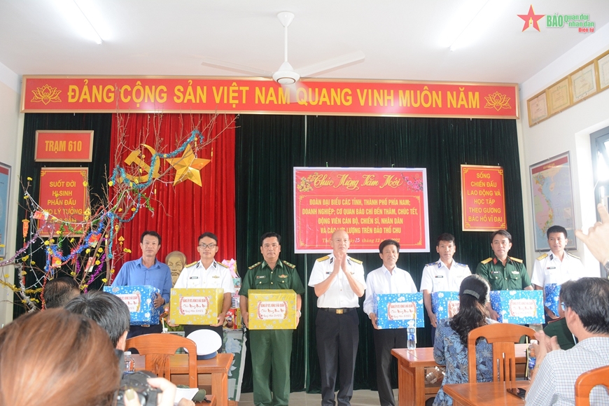 Vượt biển đến với đảo Thổ Chu