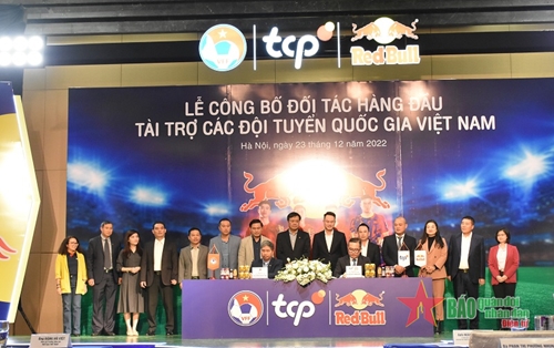 Lễ công bố nhà tài trợ của các đội tuyển bóng đá quốc gia Việt Nam